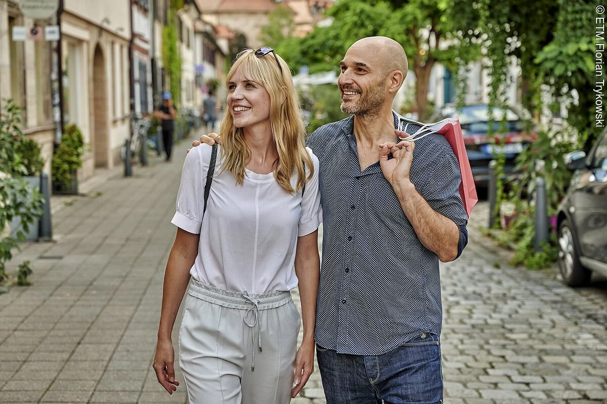 In der Schiffstraße gibt es noch viele, inhabergeführten Geschäfte.