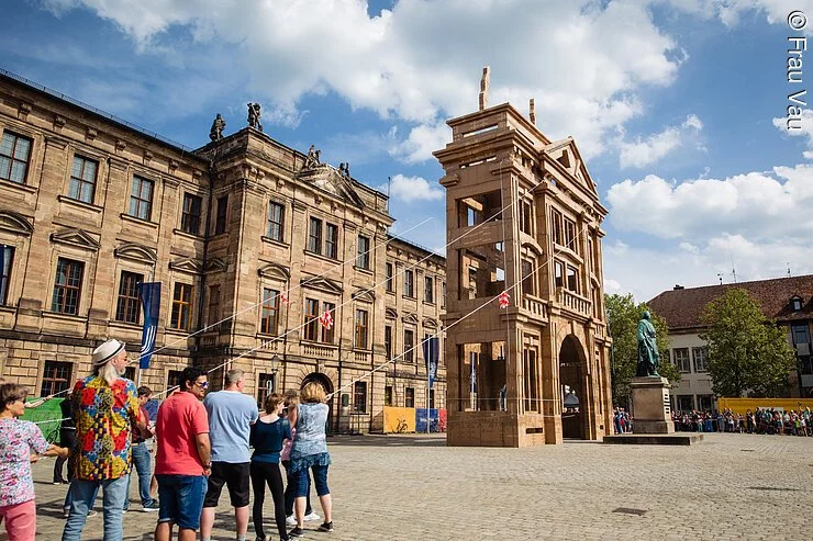 Olivier Grossetete: Ephemeral Buildings Olivier Grossetete_Ephemera lBuildings am Erlanger Schlossplatz