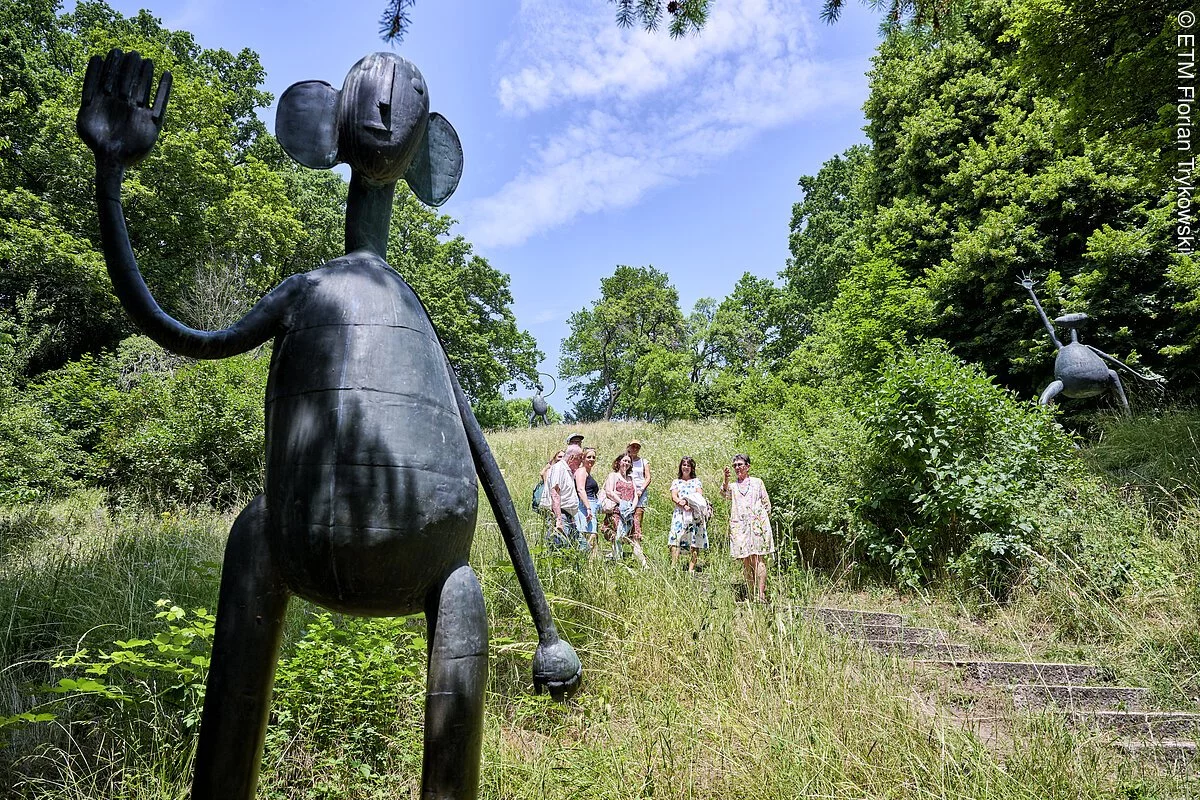 Der Heinrich-Kirchner Skulpturengarten am Burgberg
