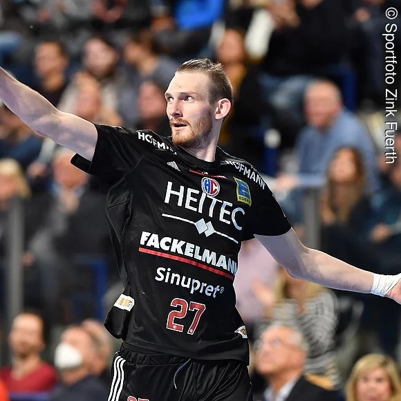 21.10.2021 --- Handball --- 1. Bundesliga LIQUI MOLY HBL --- Saison 2021 2022 ---  08. Spieltag: HC Erlangen Metropolregion N¸rnberg HCE - TSV Hannover Burgdorf  ( Die Recken )--- Foto: Sport-/Pressefoto Wolfgang Zink / WoZi --- Antonio Metzner (27, HC Erlangen HCE ) Torjubel Jubel Freude