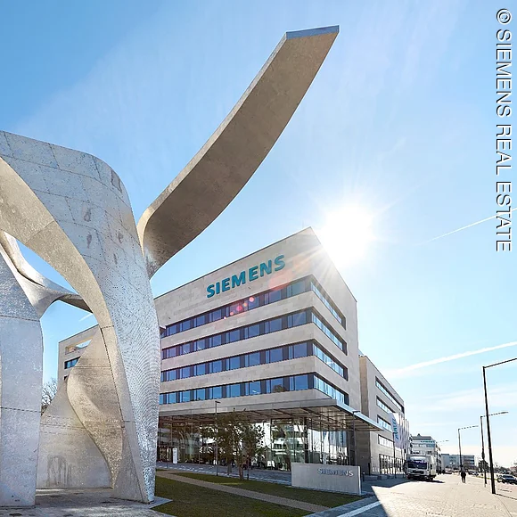 Eingang des Siemens Auditoriums am Siemens Campus Erlangen