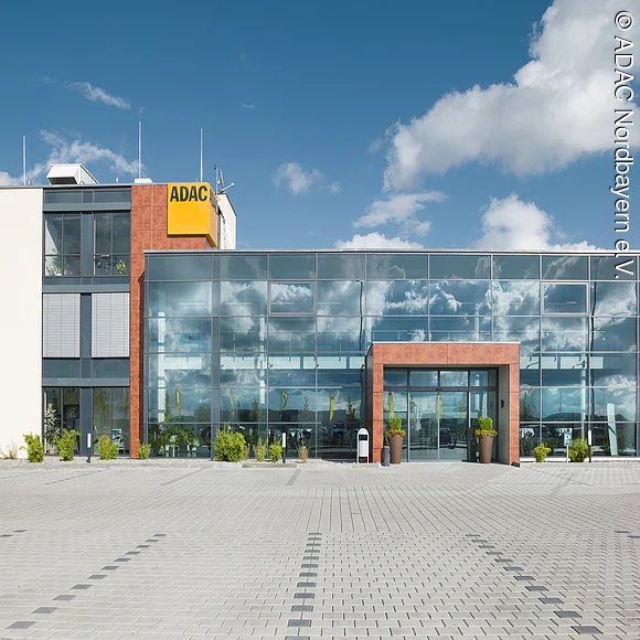 ADAC Fahrsicherheitszentrum Eingang des ADAC Fahrsicherheitszentrums