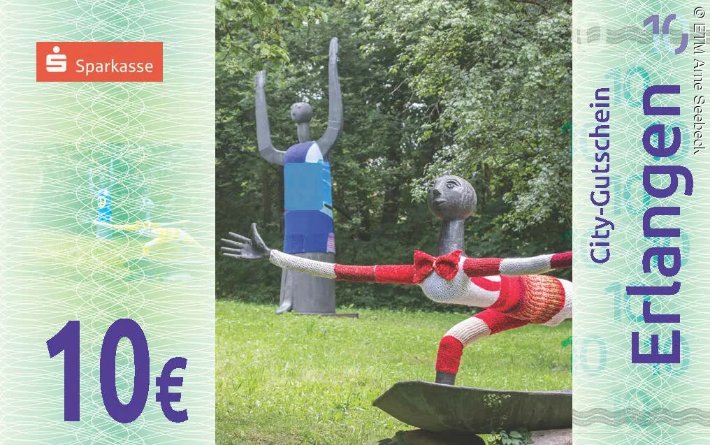 10 Euro City-Gutschein Erlangen mit Abbildung des Heinrich-Kirchner-Skulpturen Gartens