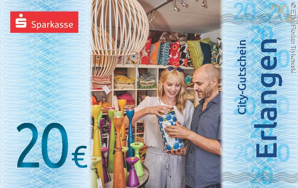 20 Euro City-Gutschein Erlangen mit Abbildung von Personen beim Shoppen