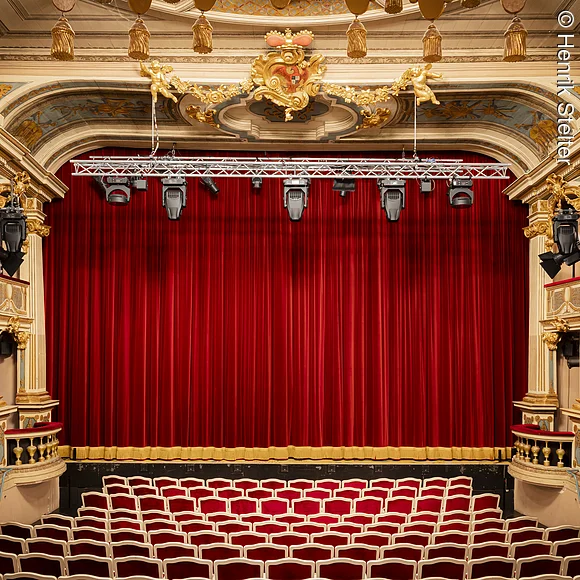 Markgrafentheater Bühne Blick auf die Bühne im Erlanger Markgrafentheater