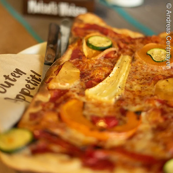 Pizza im Bistro der DAV Bergwelt in Erlangen Pizza im Bistro der DAV Bergwelt in Erlangen