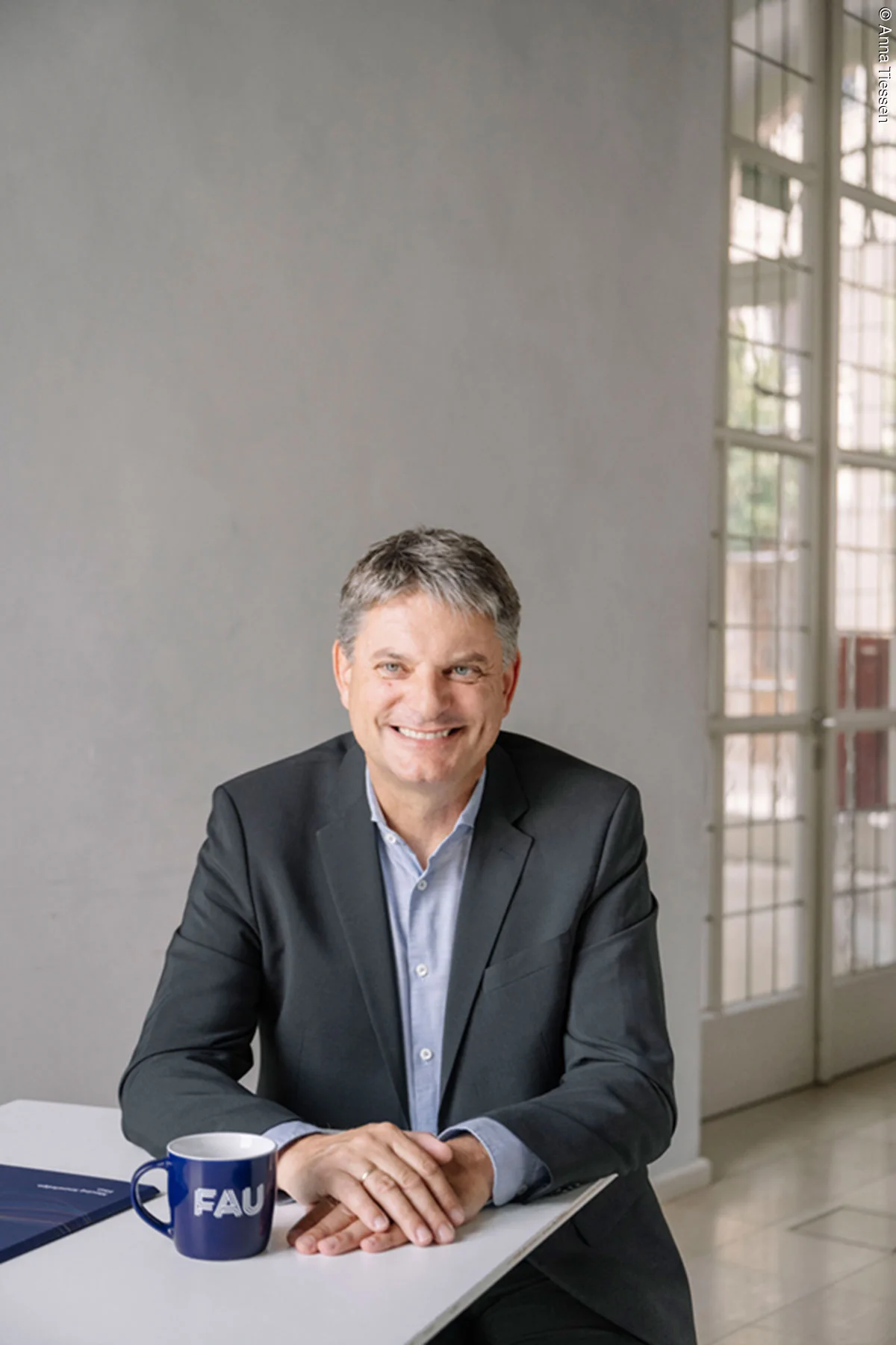 Porträt vom Präsident der FAU Prof. Dr.-Ing. Joachim Hornegger
