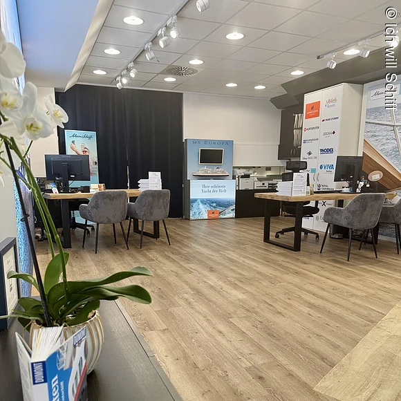 Reisebüro Innenansicht Hier werden Sie gut beraten