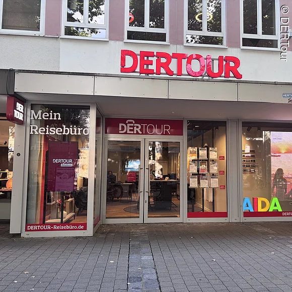Front des Geschäftes DERTour