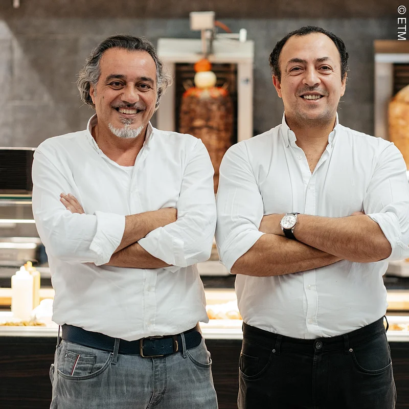 Aykut Catikkas und Seyfi Ali Durmuş Aykut Catikkas und Seyfi Ali Durmuş in ihrem Restaurant